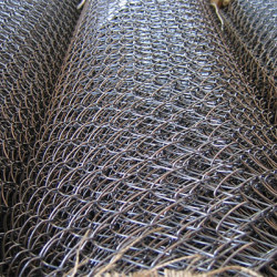 Оградна мрежа вис.1,5м-10м 4,5х4,5 плетена 20012